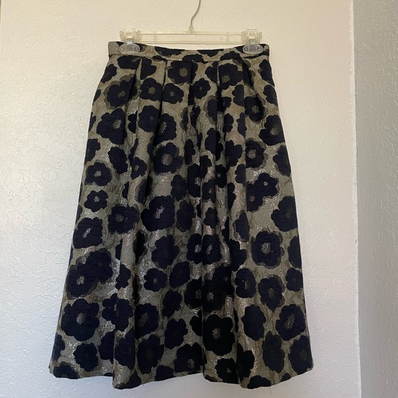 DRESS GALLERY France Pleated Flower Metallic Jacquard- Anthropologie - Picture 3 of 8